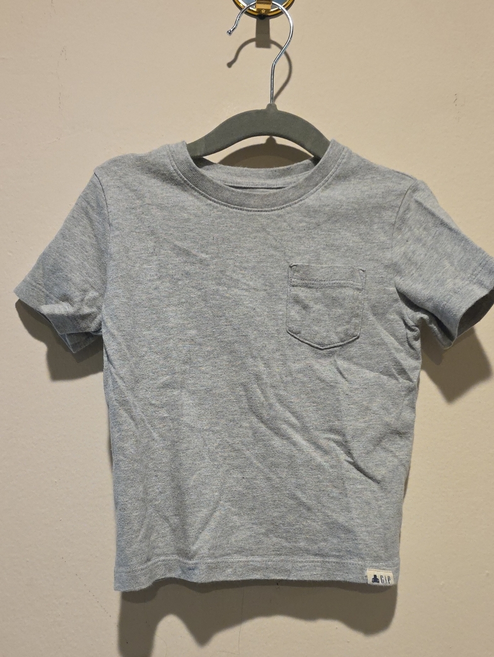 GAP Kids Gray Pocket Tee Size 2 T Playtime Favorites